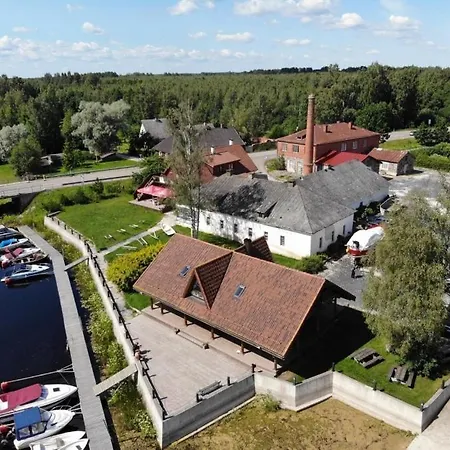 Dom wakacyjny Sadama Joemaja *